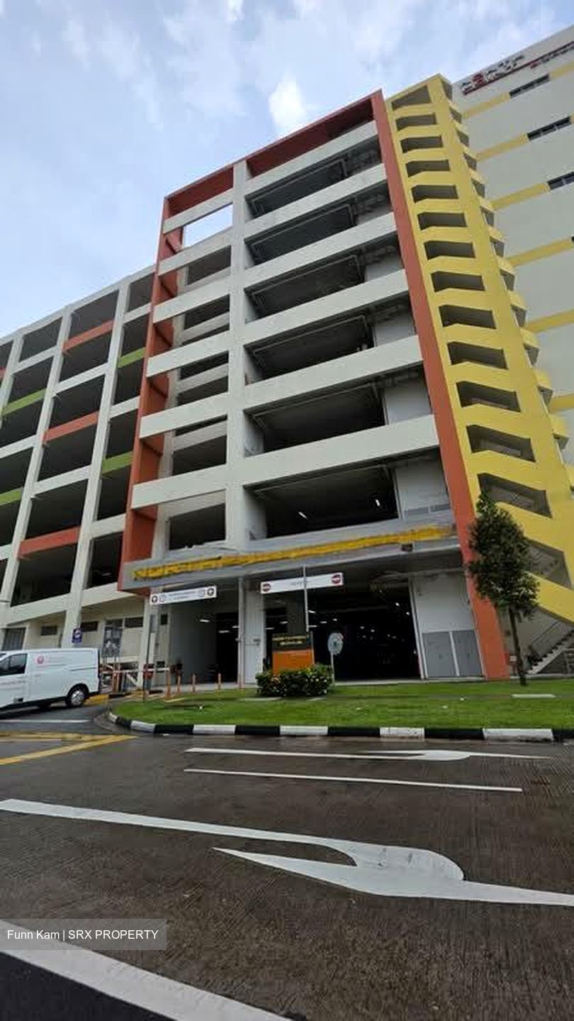 North Point Bizhub (D27), Factory #586546441